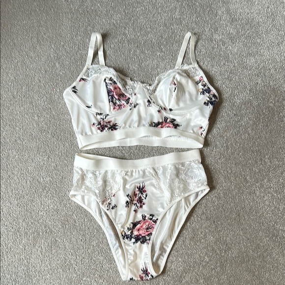 Other - 🔥🆕🔥Floral Lace Women's Intimate Set